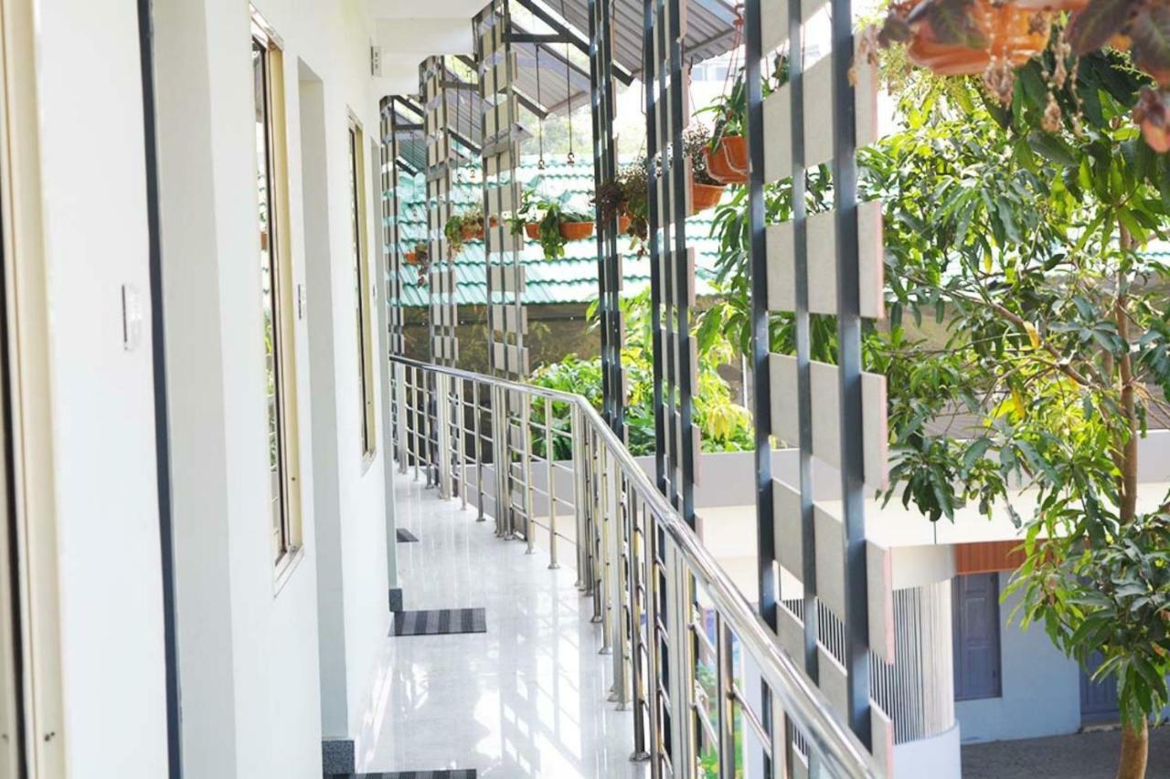Jippus Galaxy Budget Air Port Hotel Kochi Zewnętrze zdjęcie