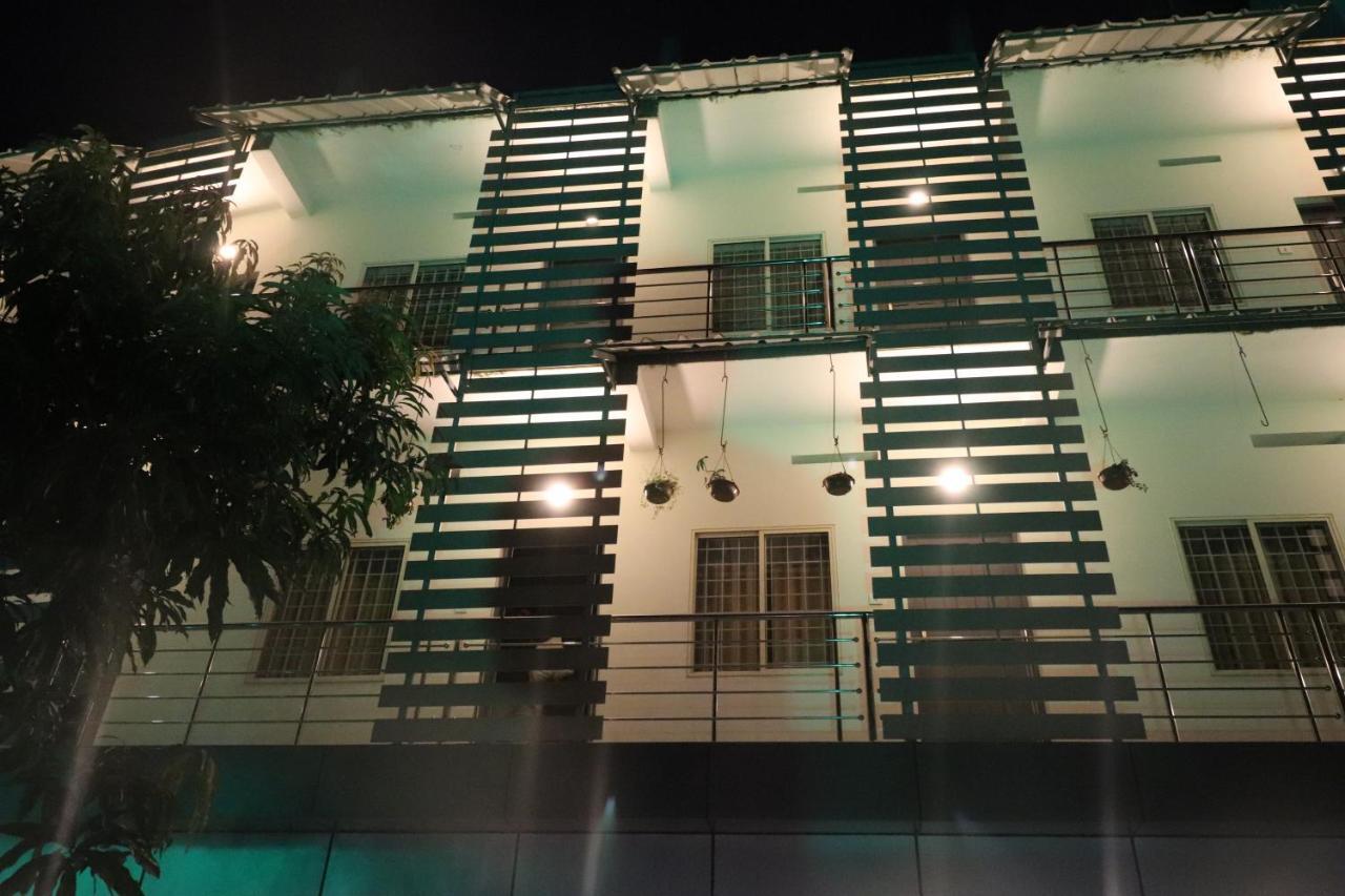 Jippus Galaxy Budget Air Port Hotel Kochi Zewnętrze zdjęcie